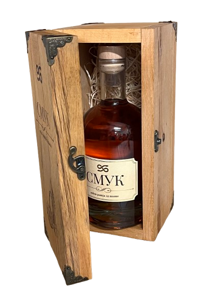 Smuk – Plum Brandy in Wooden Box 0,7 L
